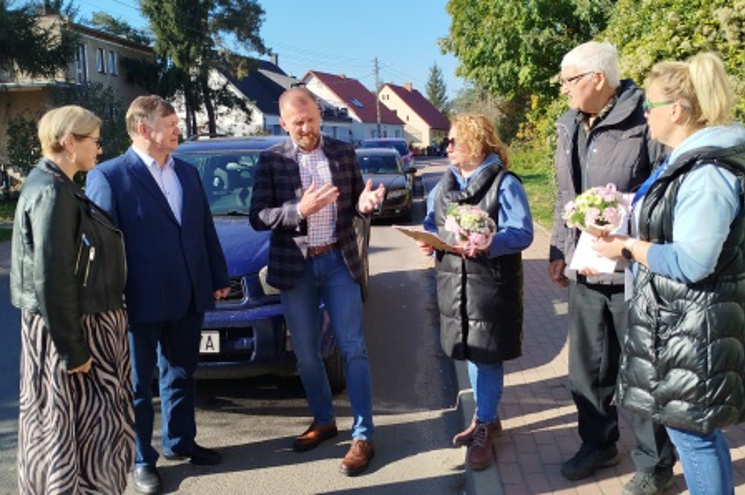 Przekazanie darów dla powodzian w Lewinie Brzeskim